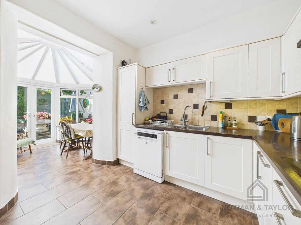 Property photo 3 of 34