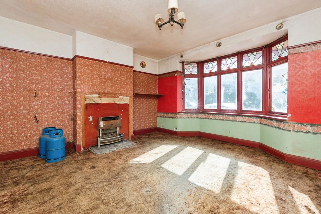 Property photo 3 of 21 Pbox-Img.Jpg