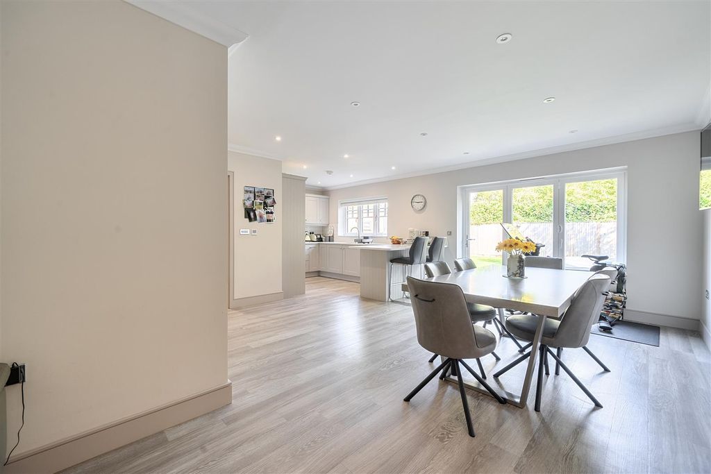 Additional image 7 of 4 bed detached house for saleOak Apples Drive, Crowthorne, Berkshire RG45