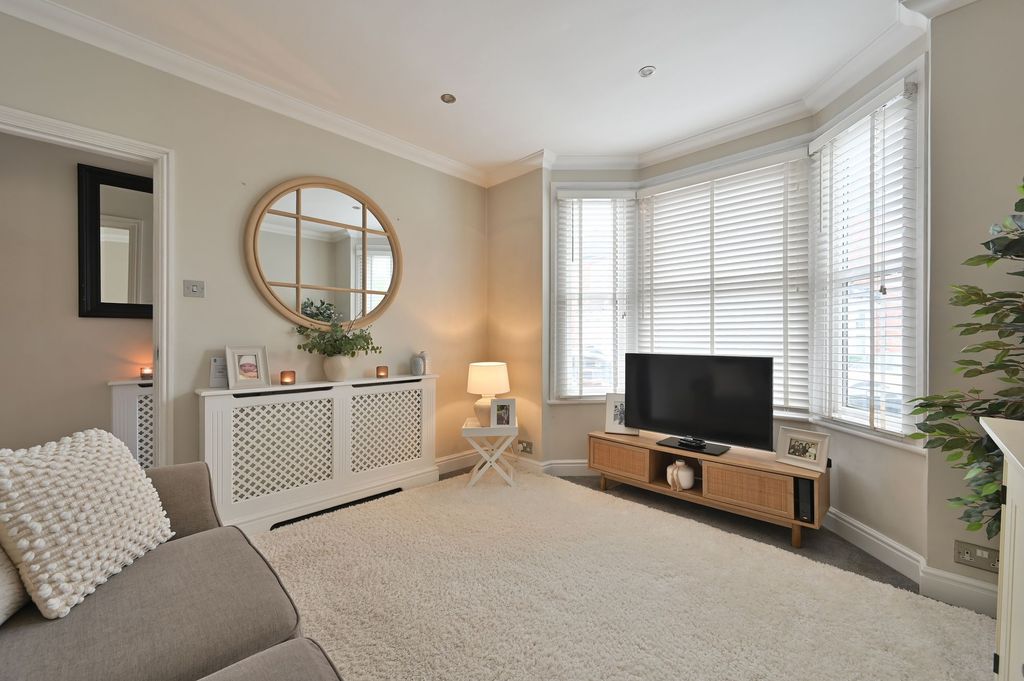 Property photo 3 of 17