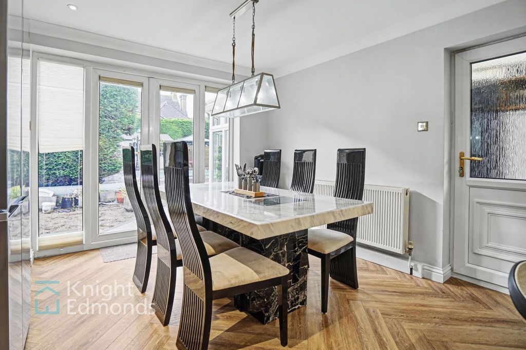 Property photo 3 of 23 Dining Room