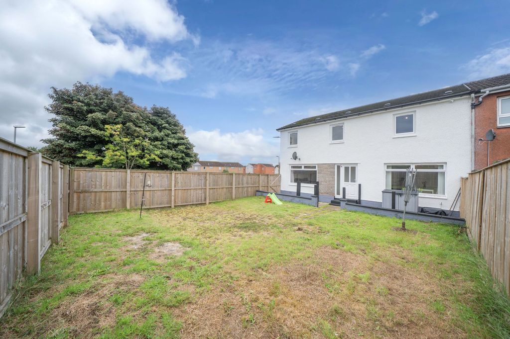 Property photo 2 of 44 Rear Garden