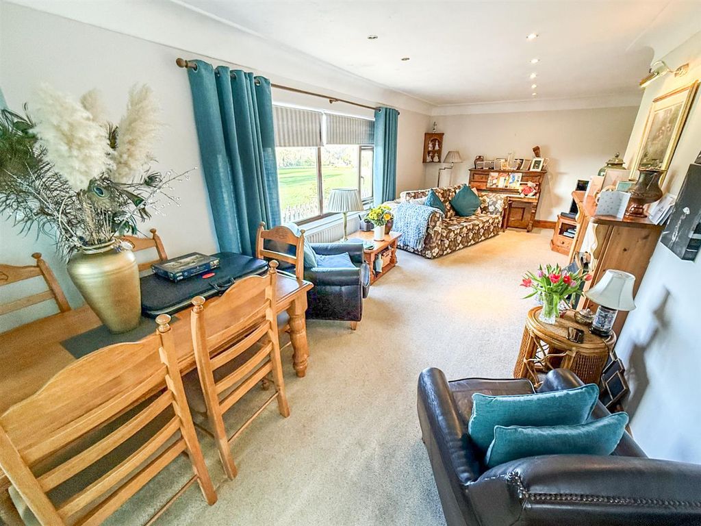 Property photo 2 of 22 Lounge/Dining Room