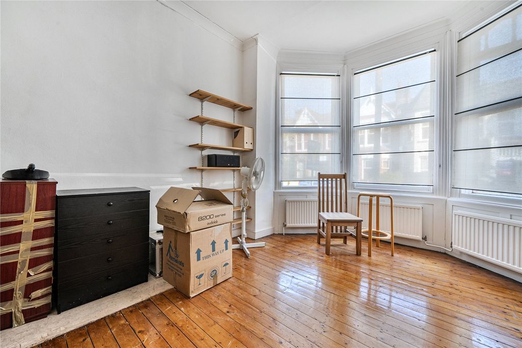 Property photo 3 of 16 Picture No. 17