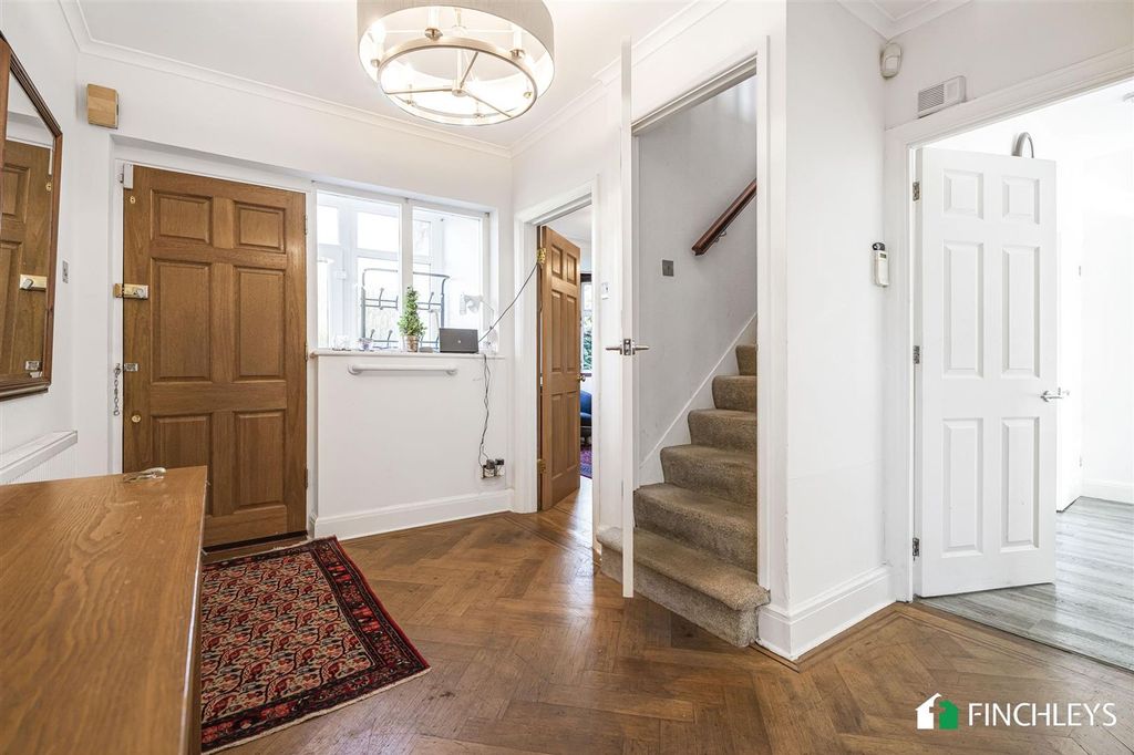 Property photo 2 of 21