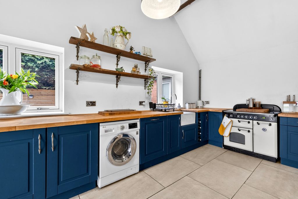 Property photo 2 of 23