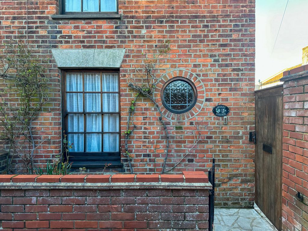 Property photo 2 of 15 Gallery