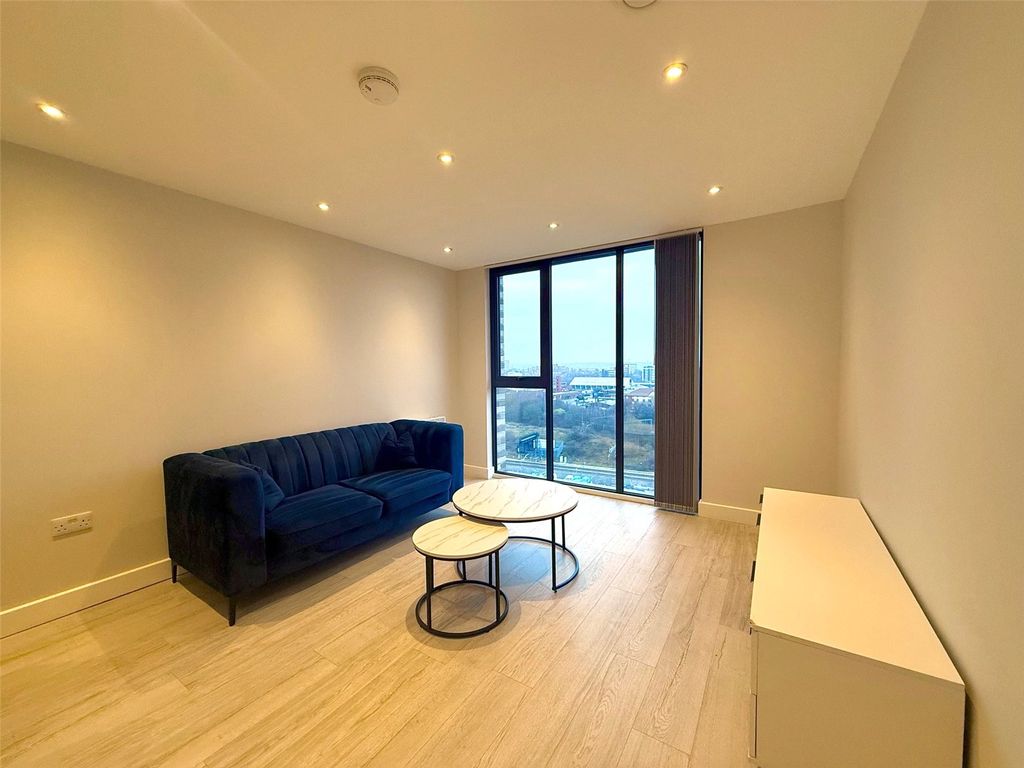 Property photo 1 of 9 Lounge