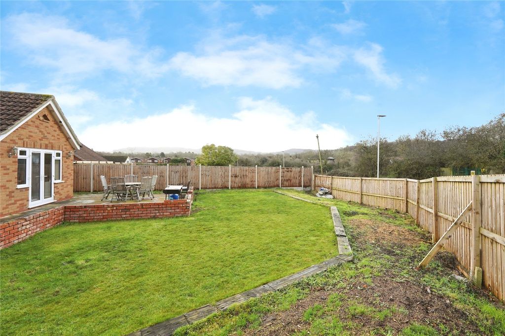 Property photo 2 of 17 Picture No. 03