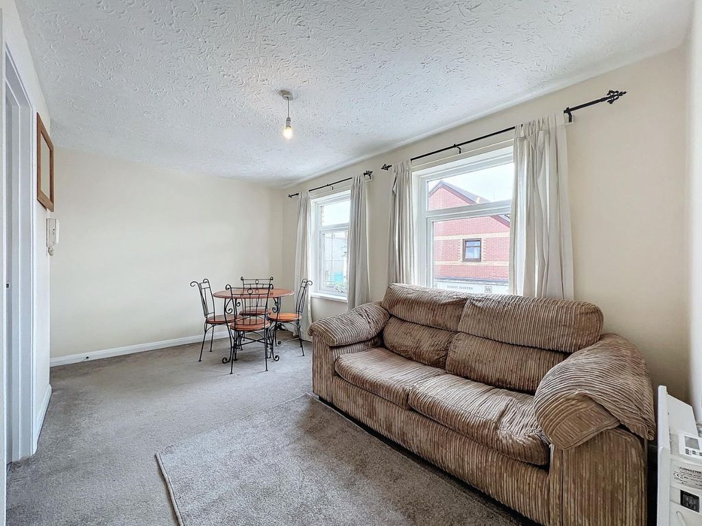 Property photo 3 of 14 Living Room