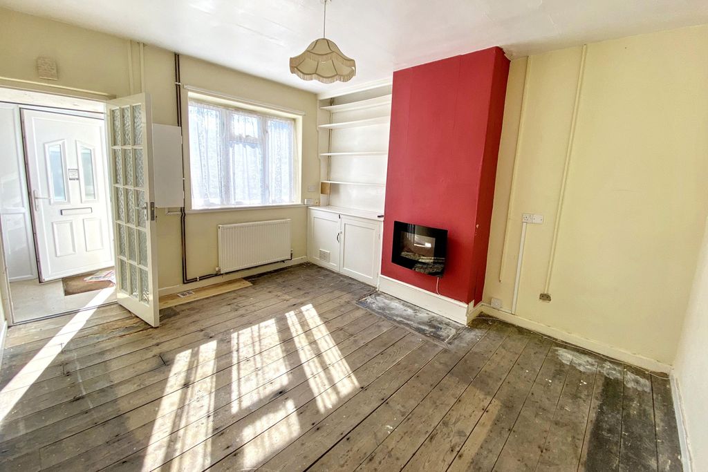 Property photo 2 of 18 11 Woodlands Bungalows, Chippenham, Wiltshire, Sn14 0Hj