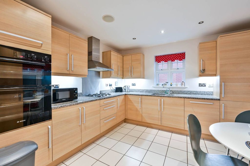 Property photo 3 of 17