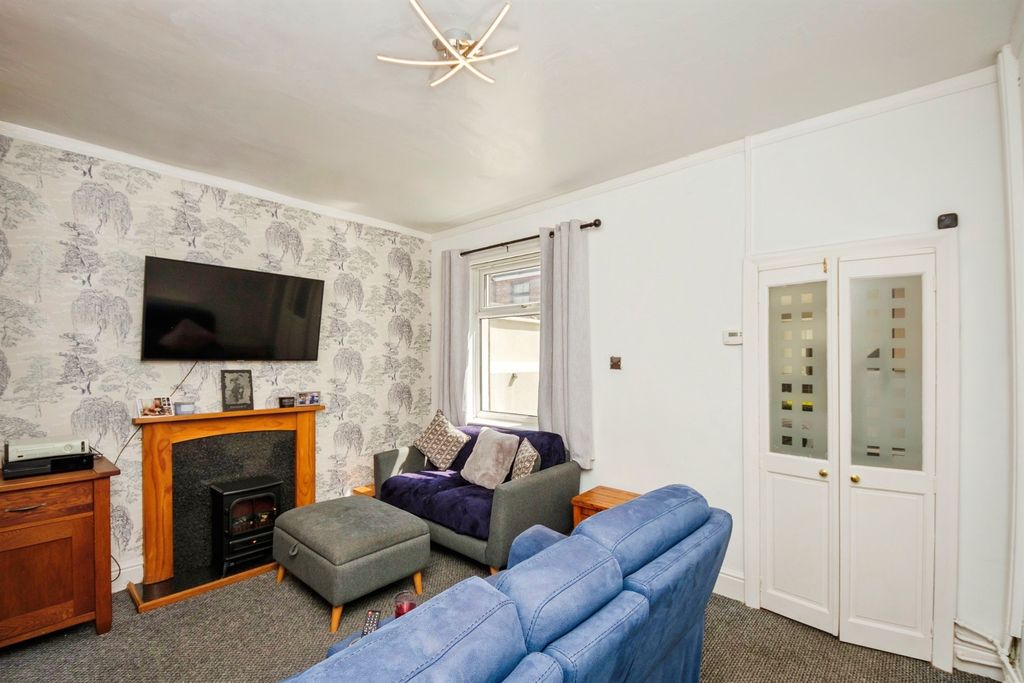 Property photo 2 of 16