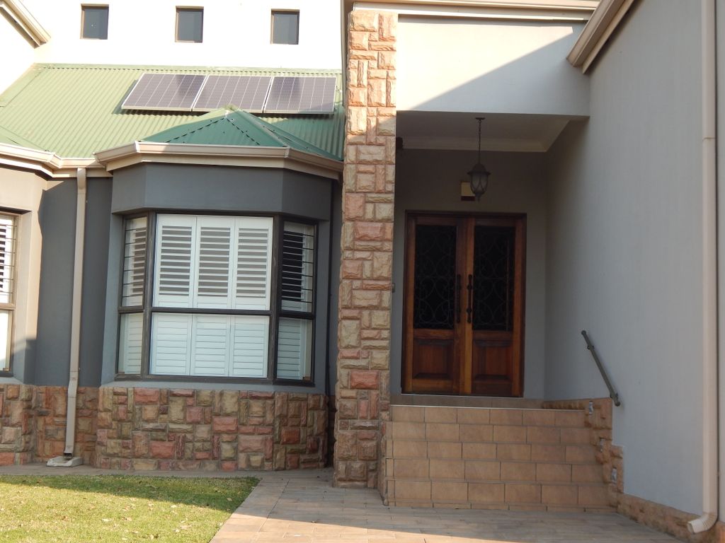 Property photo 3 of 78