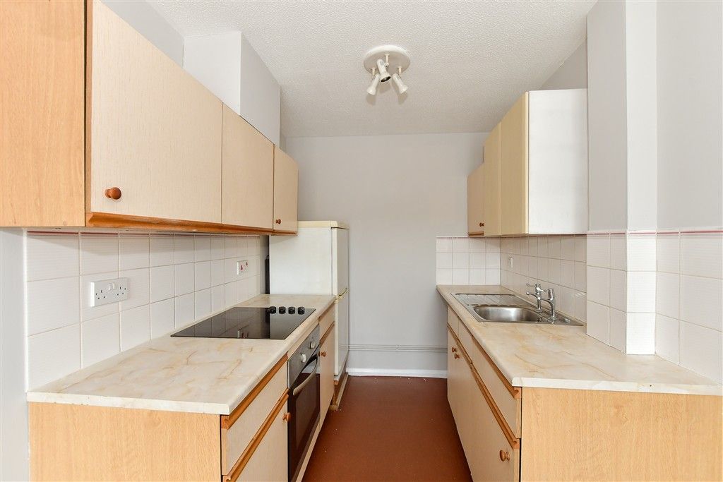 Property photo 2 of 8 Kitchen