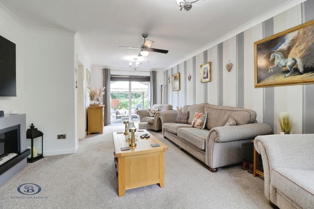 Property photo 3 of 36 Pbox-Img.Jpg