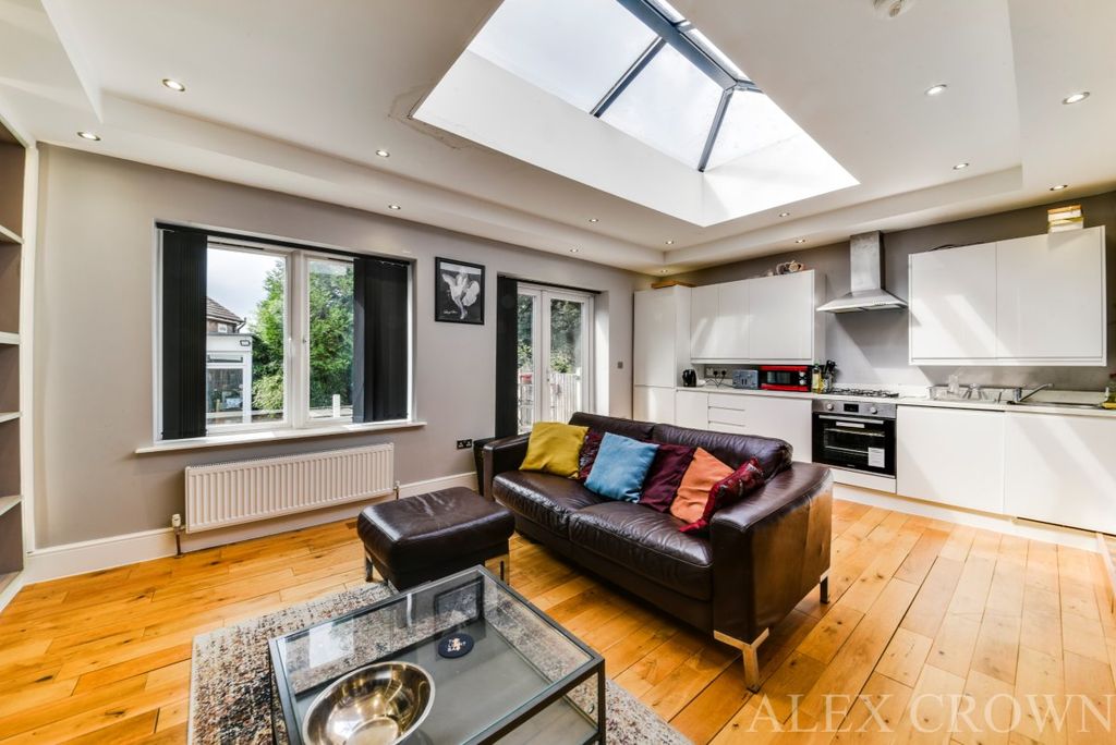 Property photo 2 of 14