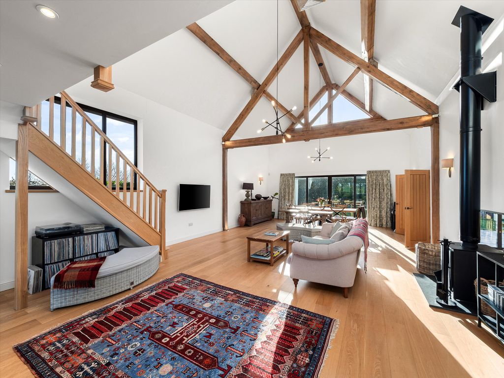 Property photo 2 of 24 Image