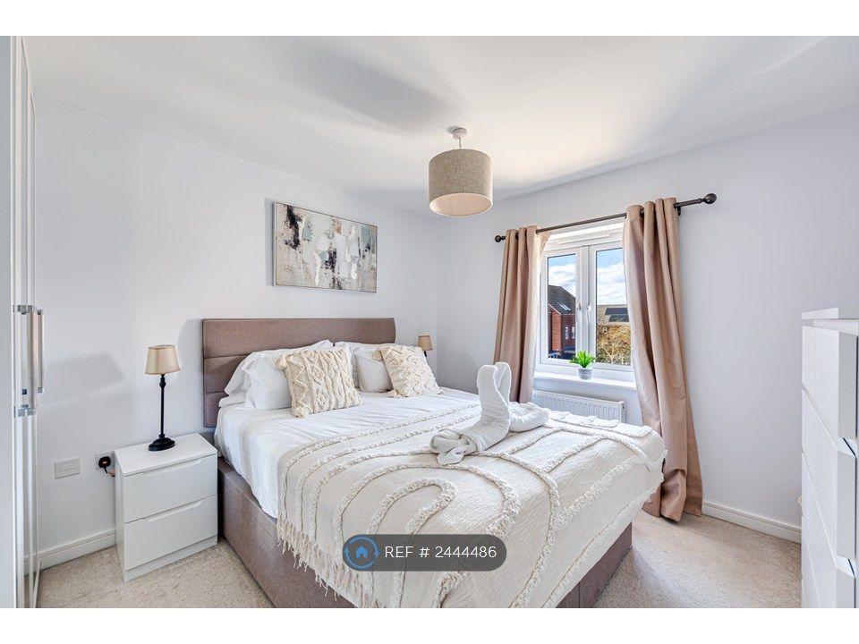 Property photo 2 of 32