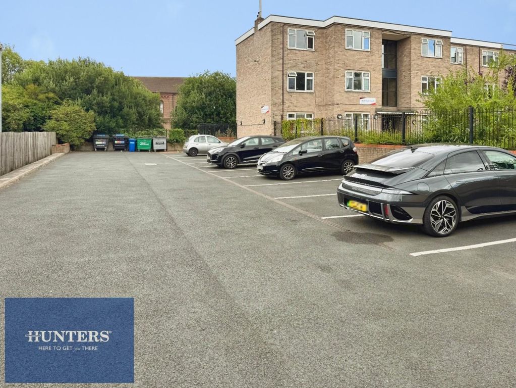 Property photo 3 of 8 Parking.Jpg