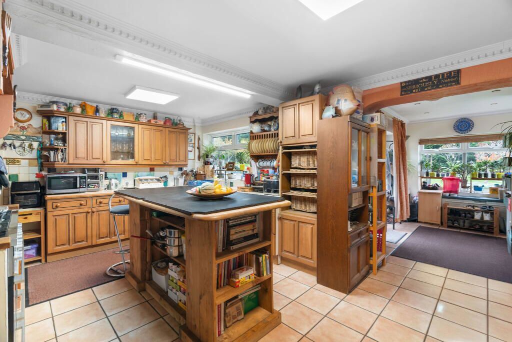 Property photo 3 of 24