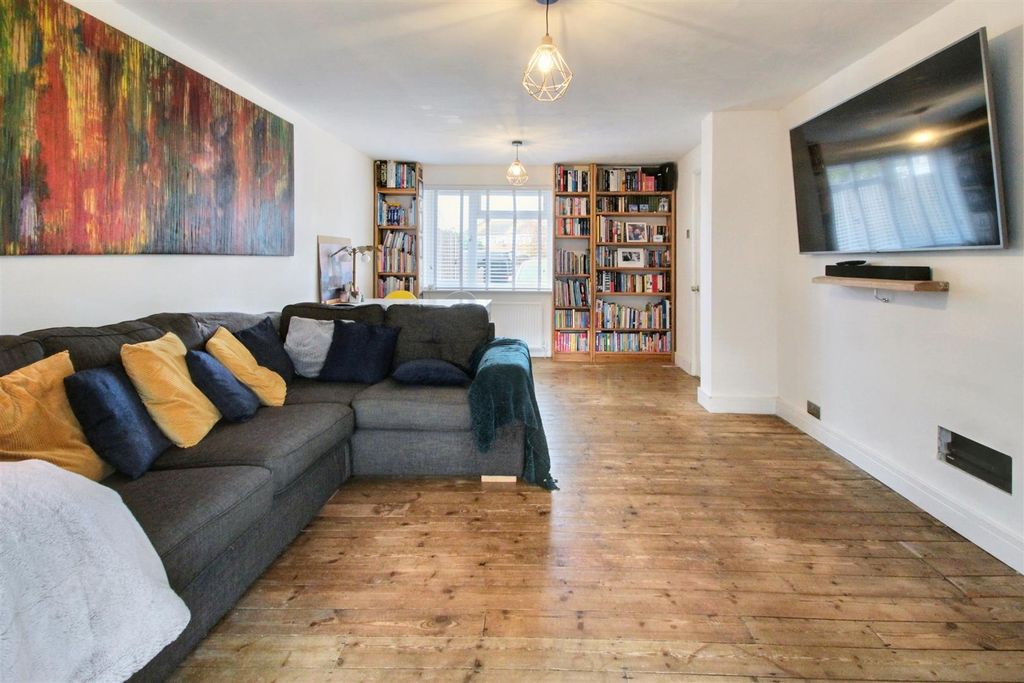 Property photo 3 of 20 Img_4416-Img_4418.Jpg