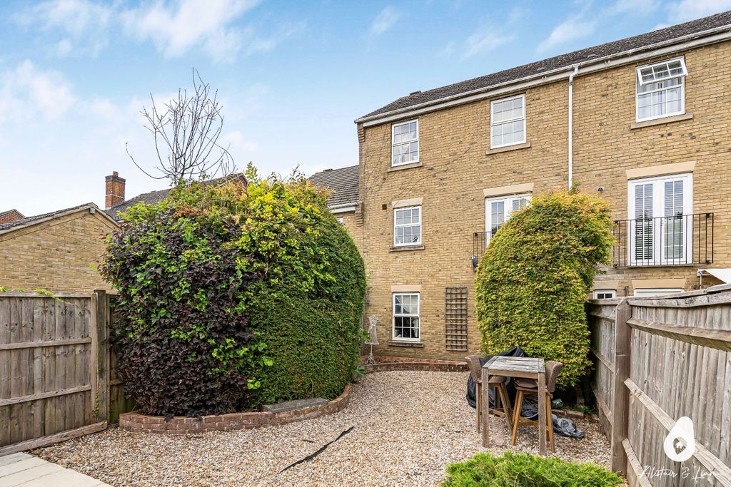 Property photo 3 of 17 3659123