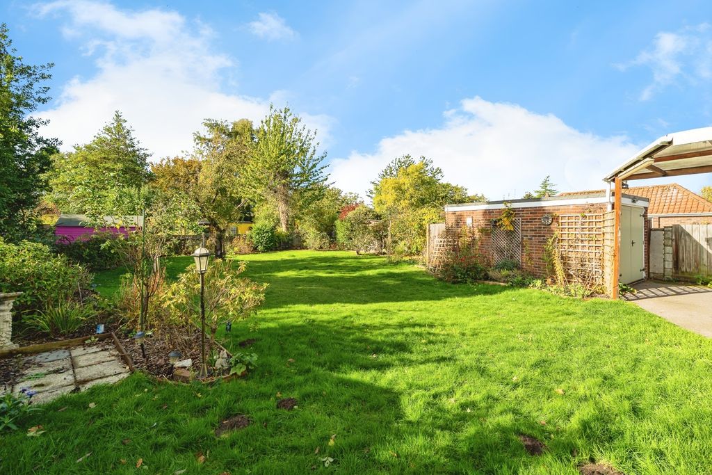 Property photo 3 of 17 Photo