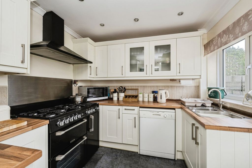 Property photo 3 of 18 Pbox-Img.Jpg