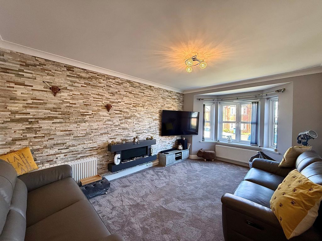 Property photo 3 of 23 Photo 6