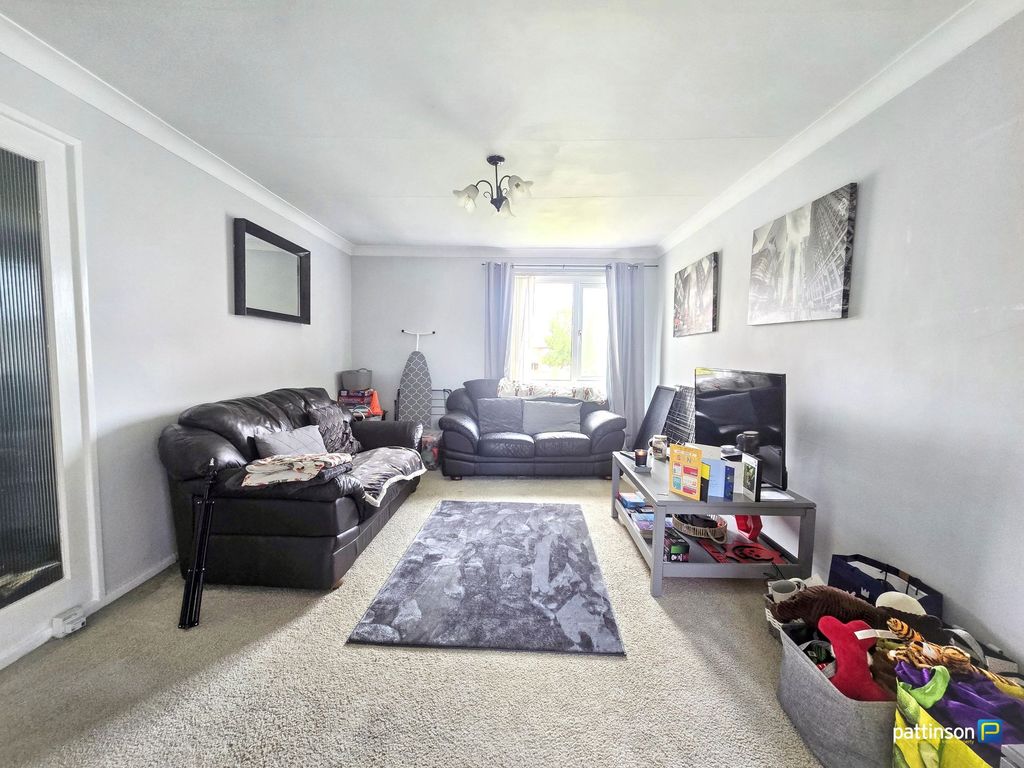 Property photo 3 of 11