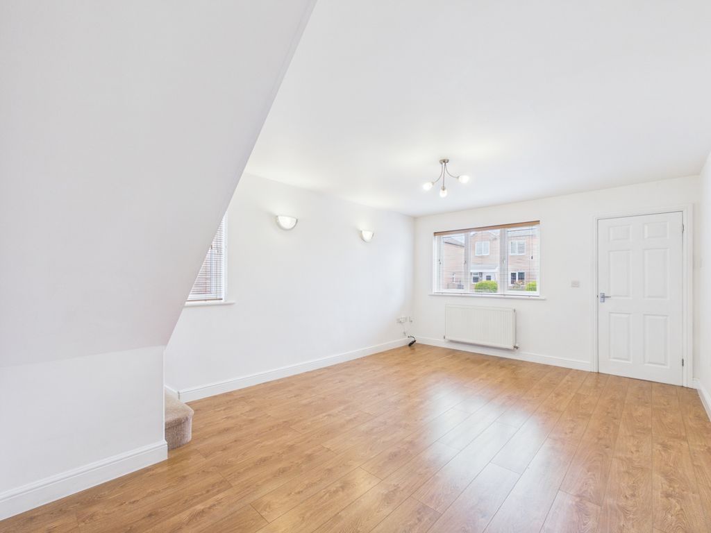 Property photo 3 of 9 Cam01316G0-Pr0293-Still002