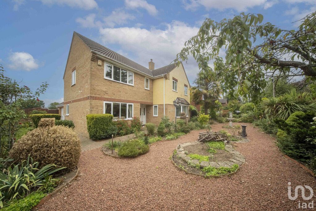 Property photo 2 of 45