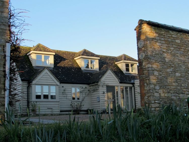 Property photo 1 of 20 001