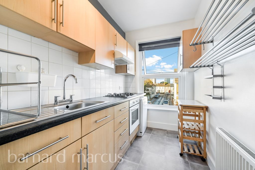 Property photo 2 of 8 Kitchen