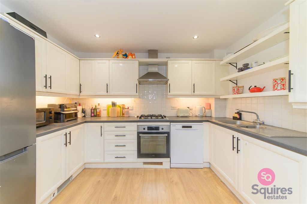 Property photo 3 of 15