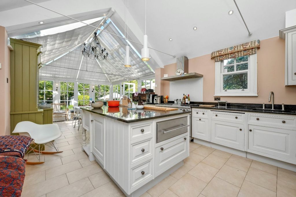 Property photo 2 of 17 Kitchen/B'fast Room