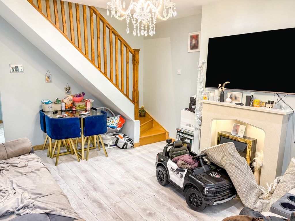 Property photo 2 of 12