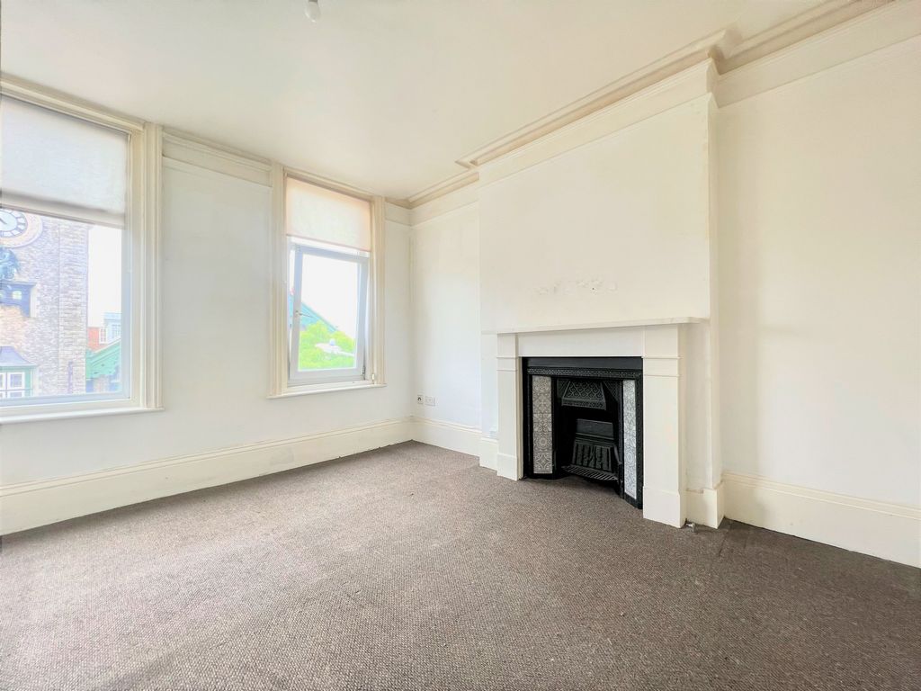 Property photo 3 of 6 Picture 3