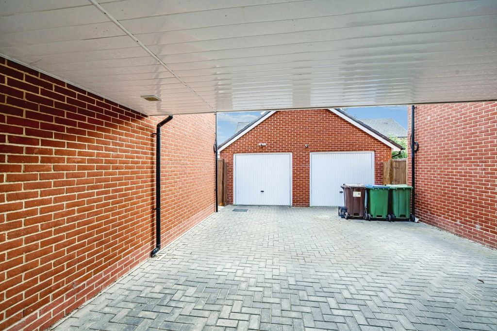 Property photo 3 of 16 Pbox-Img.Jpg