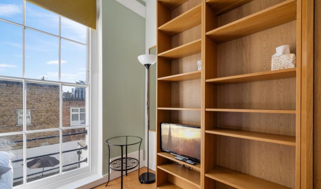 Property photo 3 of 6 4555592