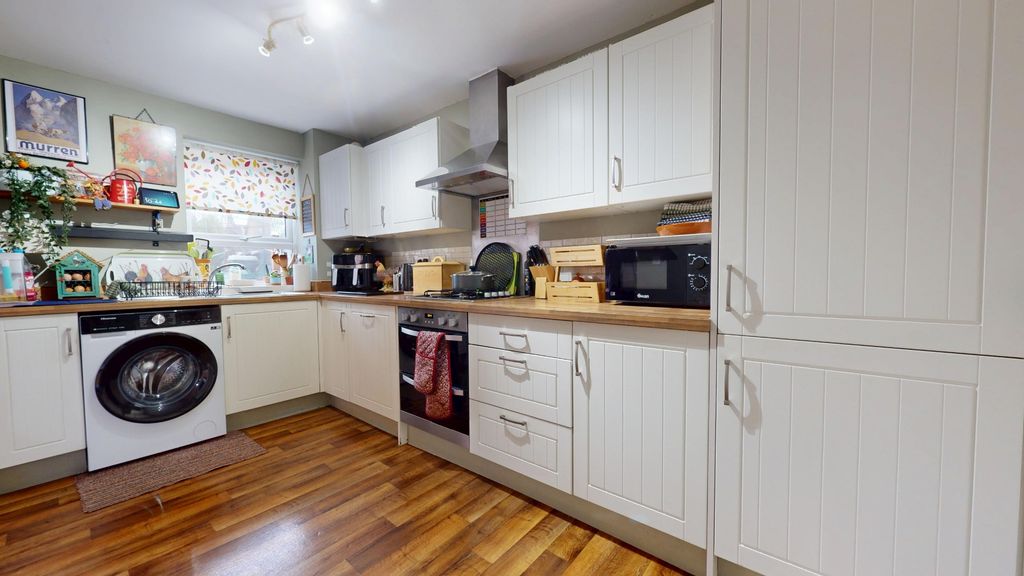 Property photo 2 of 19 4023214