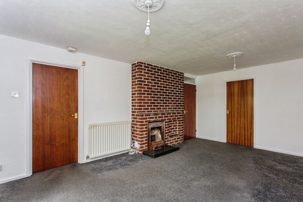 Property photo 3 of 16 Photo