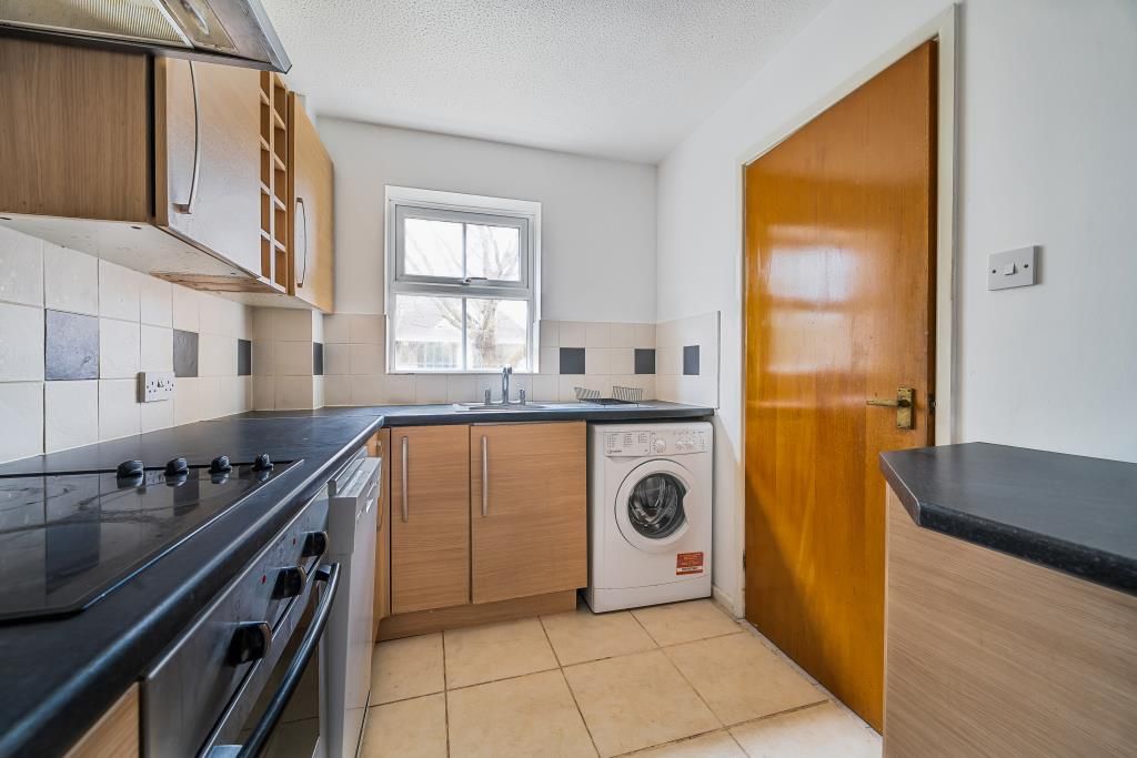 Property photo 2 of 10 Kitchen