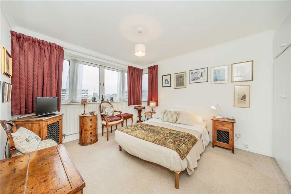 Property photo 3 of 6