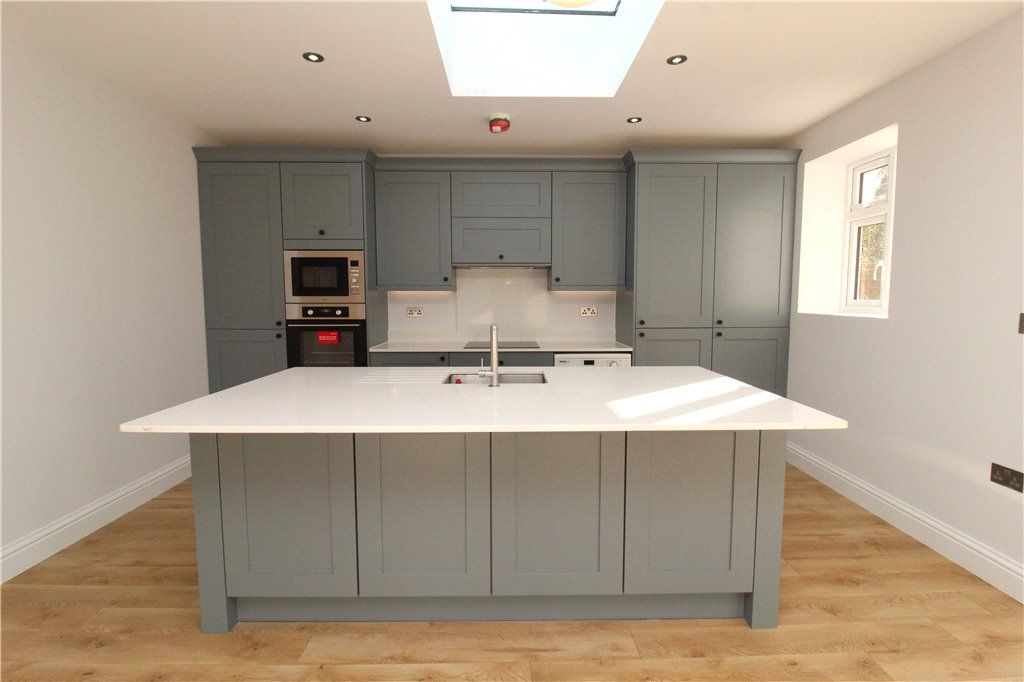 Property photo 3 of 13 Kitchen