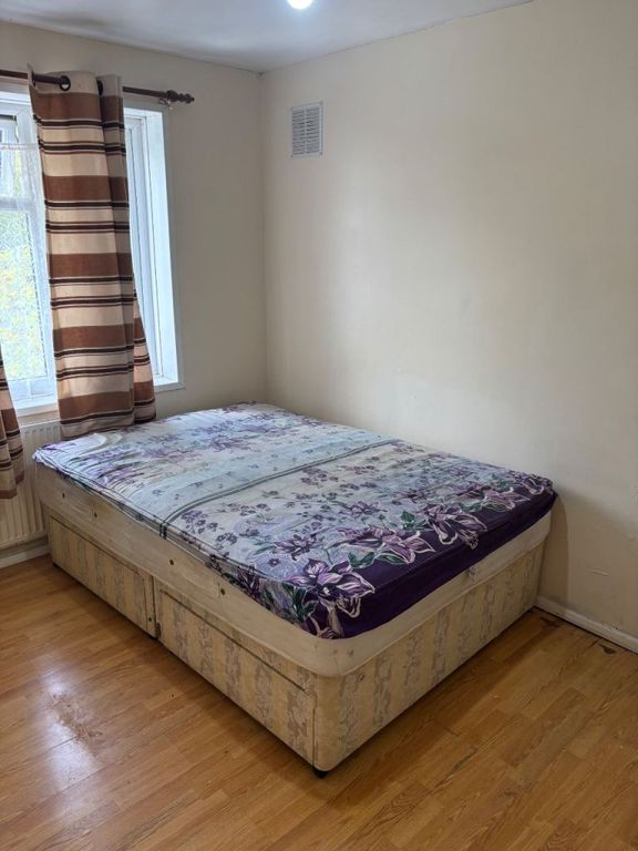 Property photo 2 of 13 Bedroom