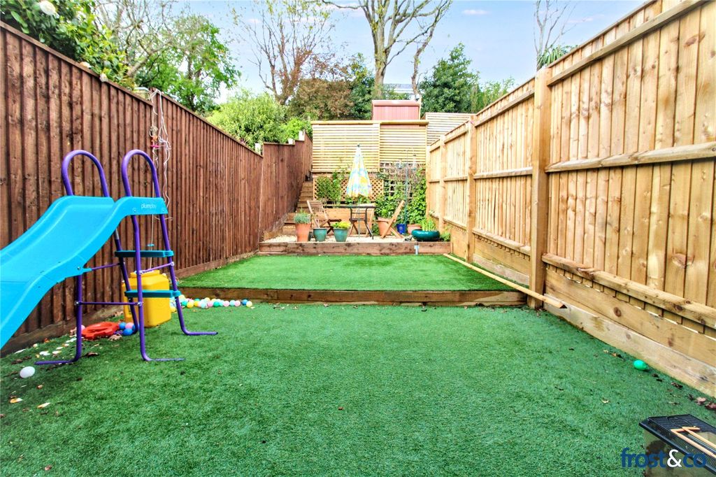 Property photo 3 of 16 Garden