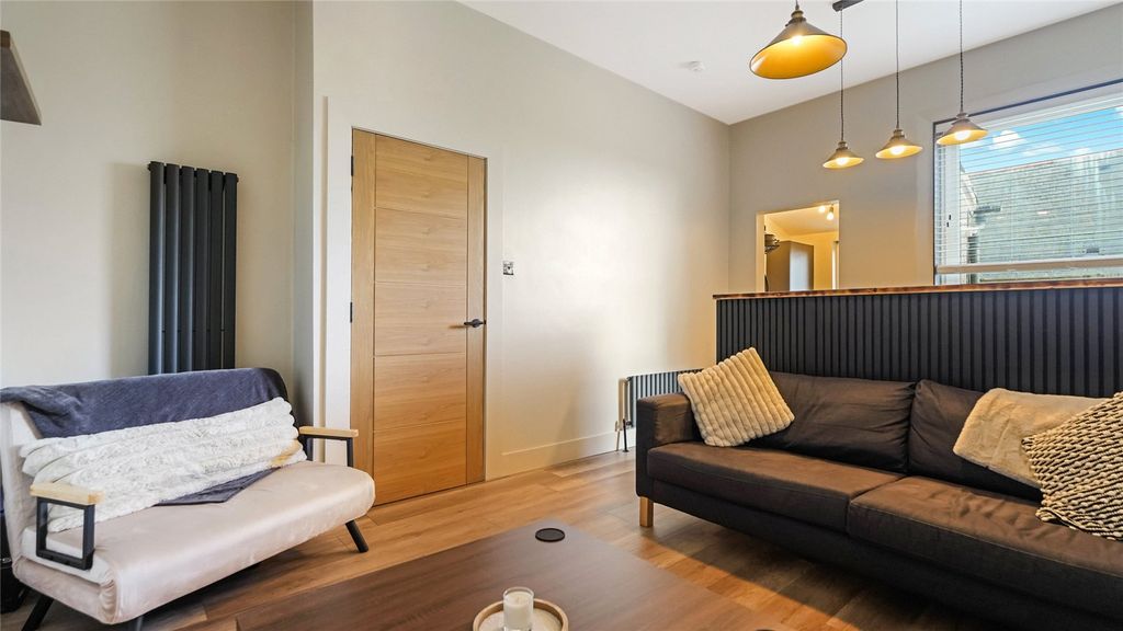 Property photo 3 of 19 Picture No. 25