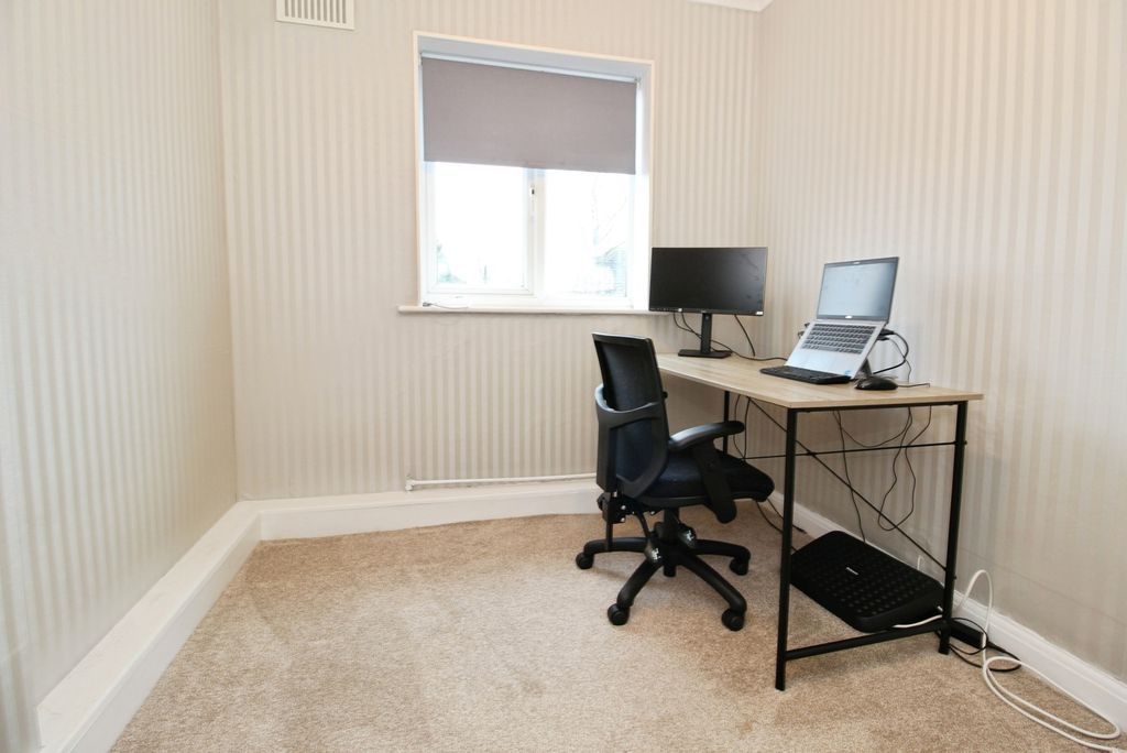 Property photo 2 of 11 Bedroom